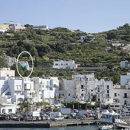 Feriehus Salvatore 8 Ponza